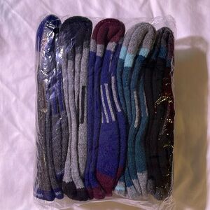 NIB (5) Wool Blend Socks